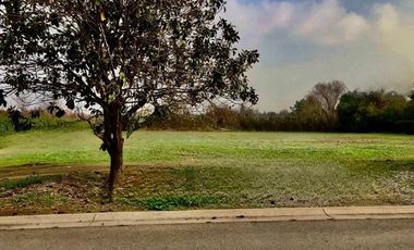 SITIOS EN LAS BRISAS DE CHICUREO CON ORILLA DE CANCHA Y SIN