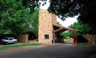 SITIOS EN LAS BRISAS DE CHICUREO CON ORILLA DE CANCHA Y SIN