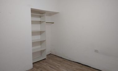 Casa  chalet- venta City Bell  parque pileta lote 10,50 x 46