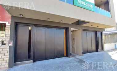 Venta de Departamento triplex de 3 ambientes con cochera y patio en Wilde (30408)