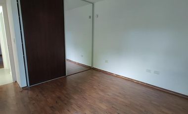 Casa  venta Villa Elisa 2 dormitorios cocheras parque asfalto servicios