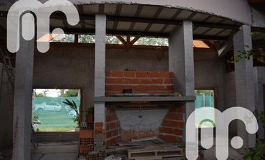 VENTA DE CASA A TERMINAR EN CAMPOS DE ROCA