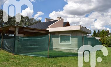 VENTA DE CASA A TERMINAR EN CAMPOS DE ROCA