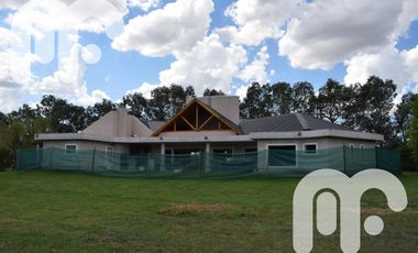 VENTA DE CASA A TERMINAR EN CAMPOS DE ROCA