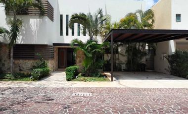 Casa en Privada Bosques de Altabrisa