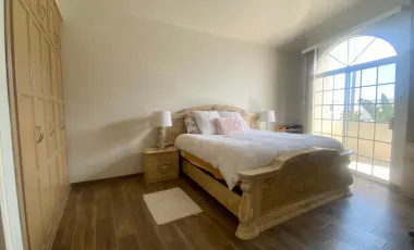 Residencia en Renta en Loma Dorada, Ensenada – Amplio Patio y Seguridad 24/7