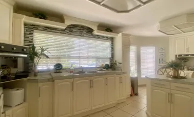 Residencia en Renta en Loma Dorada, Ensenada – Amplio Patio y Seguridad 24/7