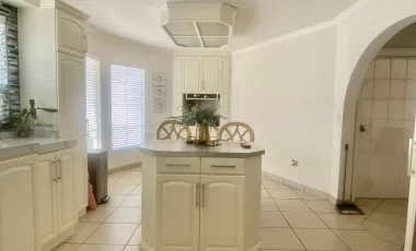 Residencia en Renta en Loma Dorada, Ensenada – Amplio Patio y Seguridad 24/7