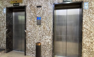 Amplia Oficina, a pasos del metro, full conectada
