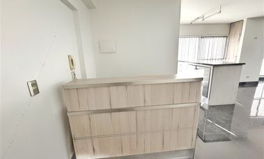Oficina en Arriendo en Excelente conectividad!! Remodelada!