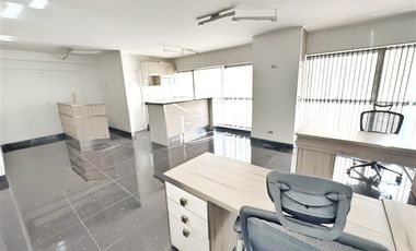 Oficina en Arriendo en Excelente conectividad!! Remodelada!