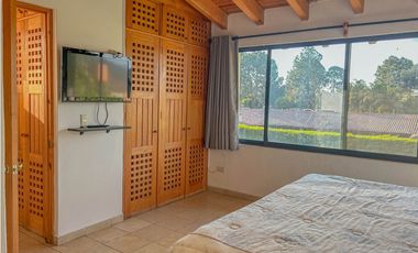 HERMOSA CASA  EN RENTA AVANDARO VALLE DE BRAVO.