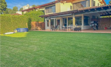 HERMOSA CASA  EN RENTA AVANDARO VALLE DE BRAVO.
