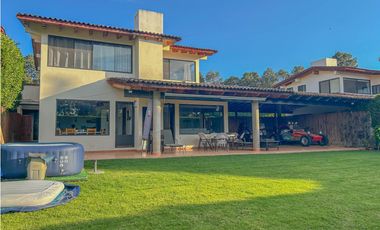 HERMOSA CASA  EN RENTA AVANDARO VALLE DE BRAVO.