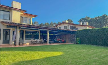 HERMOSA CASA  EN RENTA AVANDARO VALLE DE BRAVO.