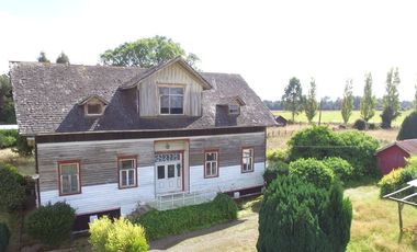 Hermosa y gran casa con campo y bello entorno