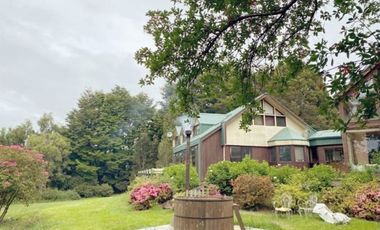 Espectacular casa sureña en Parque Ivian, Puerto Varas