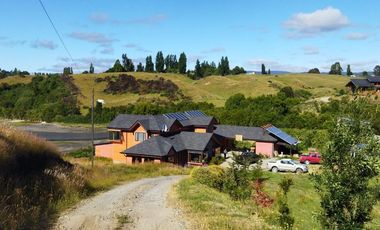 Gran y hermosa casa en Chiloé con vista al mar, orilla y piscina techada