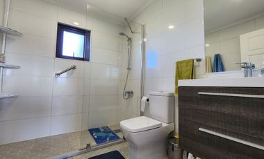 Impecable casa en Condominio Portal de Molino Viejo