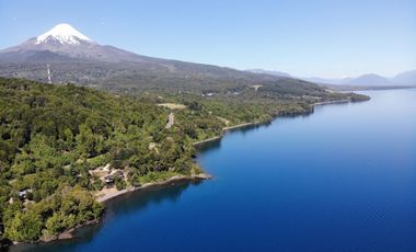 Espectacular casa con increíble vista al lago Llanquihue sobre terreno de 2,25 hectárea