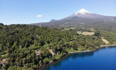Espectacular casa con increíble vista al lago Llanquihue sobre terreno de 2,25 hectárea