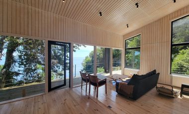 Espectacular casa con increíble vista al lago Llanquihue sobre terreno de 2,25 hectárea