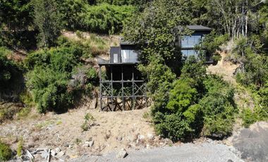 Espectacular casa con increíble vista al lago Llanquihue sobre terreno de 2,25 hectárea