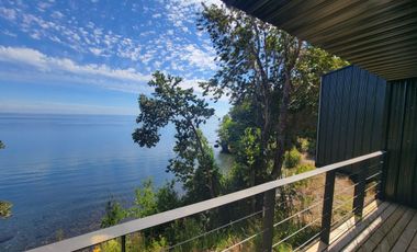 Espectacular casa con increíble vista al lago Llanquihue sobre terreno de 2,25 hectárea