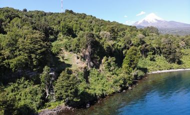 Espectacular casa con increíble vista al lago Llanquihue sobre terreno de 2,25 hectárea