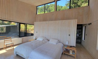 Espectacular casa con increíble vista al lago Llanquihue sobre terreno de 1,1 hectárea