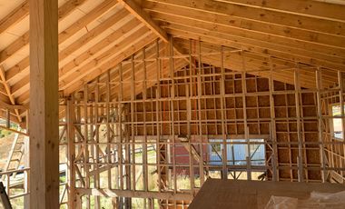 Se vende casa a medio terminar en parcelación como oportunidad de inversión en Frutillar