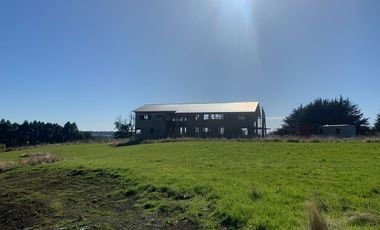 Se vende casa a medio terminar en parcelación como oportunidad de inversión en Frutillar