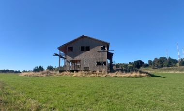 Se vende casa a medio terminar en parcelación como oportunidad de inversión en Frutillar