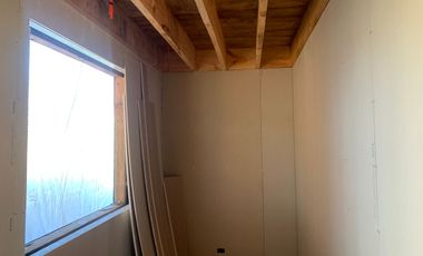 Se vende casa a medio terminar en parcelación como oportunidad de inversión en Frutillar