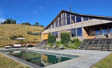 Espectacular casa con hermosa vista al mar, Castro, Chiloé