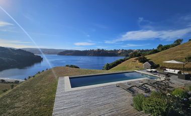 Espectacular casa con hermosa vista al mar, Castro, Chiloé