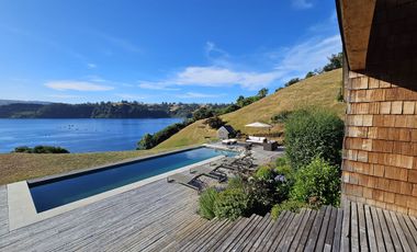 Espectacular casa con hermosa vista al mar, Castro, Chiloé