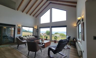 Espectacular casa con gran vista al lago Llanquihue en Punta Larga