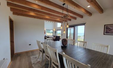 Espectacular casa con gran vista al lago Llanquihue en Punta Larga