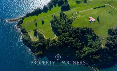 Increíble casa de 500 m2 en Puerto Klocker con vistas impactantes al lago y los volcanes con acceso al lago.