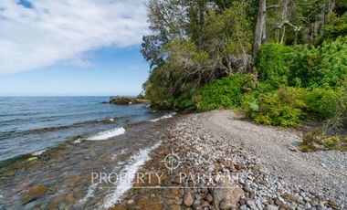 Espectacular parcela de 5.140m2 con vistas y casa de 96 m2, acceso al lago en Puerto Klocker