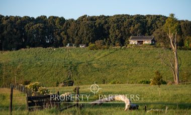 Espectacular parcela de 5.140m2 con vistas y casa de 96 m2, acceso al lago en Puerto Klocker