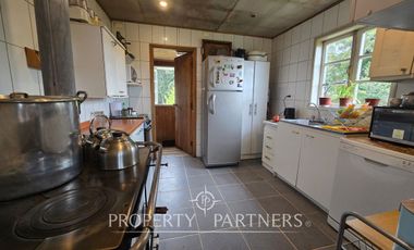 Espectacular parcela de 5.140m2 con vistas y casa de 96 m2, acceso al lago en Puerto Klocker