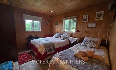 Espectacular parcela de 5.140m2 con vistas y casa de 96 m2, acceso al lago en Puerto Klocker