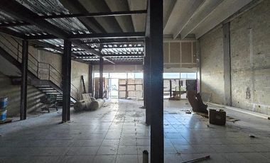 RENTA DE LOCAL EN PLAZA COMERCIAL EN CANCUN DE 800 MTS COLDWELL BANKER