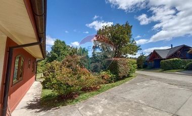 SE VENDE CASA CON VISTA DESPEJADA EN LOS NOTROS