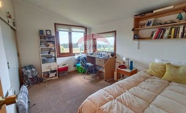 SE VENDE CASA CON VISTA DESPEJADA EN LOS NOTROS