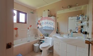 SE VENDE CASA CON VISTA DESPEJADA EN LOS NOTROS