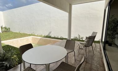 Casa de una planta con piscina incluida en privada residencial y 3 habitaciones