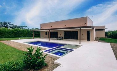 VENTA CASA CAMPESTRE VIA  VILLAVICENCIO-RESTREPO EN COND.CASA DE CAMPO